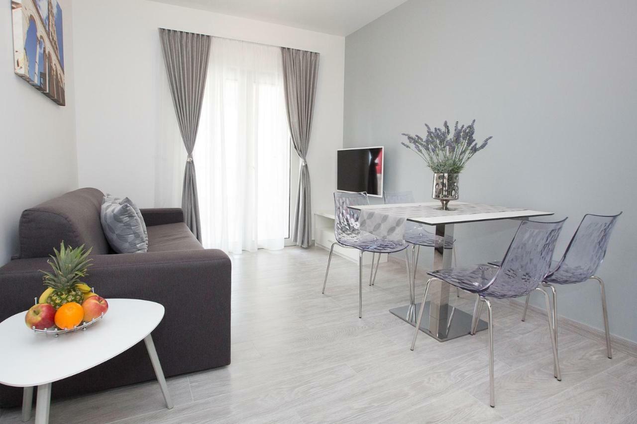 Villa Apartments Art トロギール エクステリア 写真